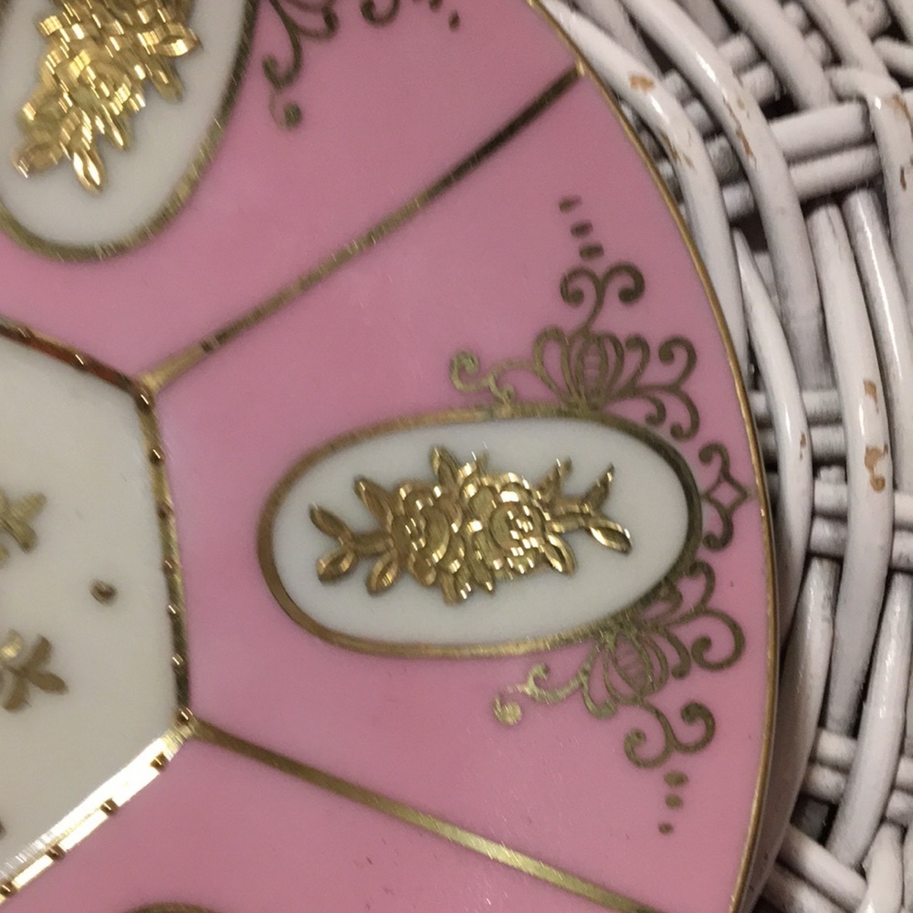Small Pink & Gold Vintage Plate For Under Plants , Catch All Dish/Display Decor - Picture 5 of 8